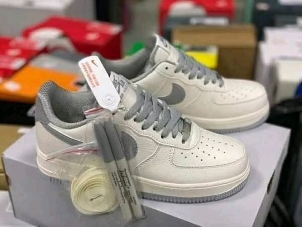 Nike Sneakers - Image 3