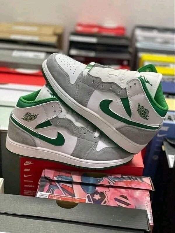 Nike Sneakers - Image 2